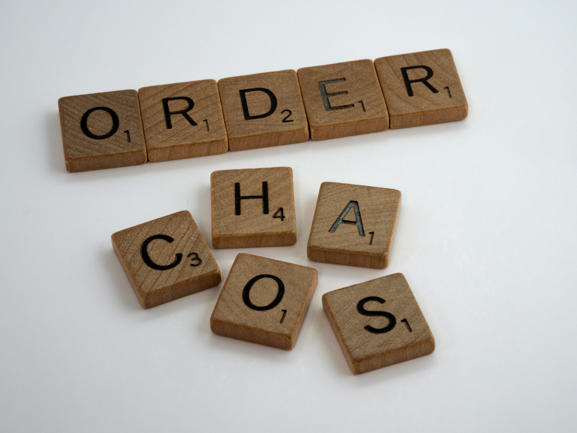 How LLMs Solve the Sloppy Input Problem